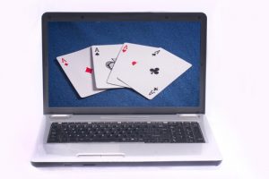 carre d'as sur ecran d'ordinateur